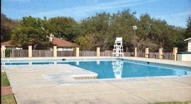 314 Turnstone DR, Buda, TX 78610