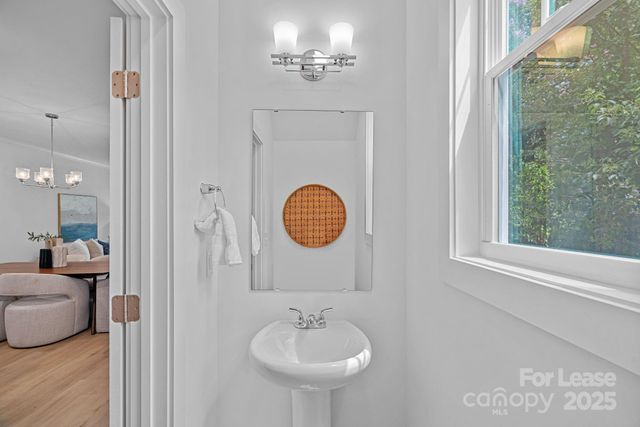 1306 Moretz Avenue, Charlotte, NC 28206