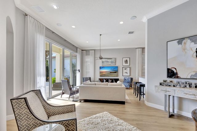 122 Andalusia Way, Palm Beach Gardens, FL 33418