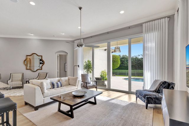 122 Andalusia Way, Palm Beach Gardens, FL 33418