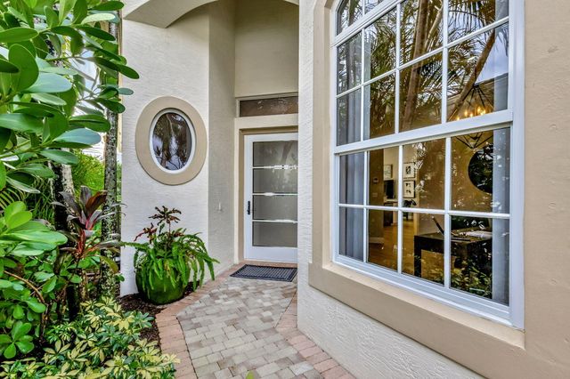 122 Andalusia Way, Palm Beach Gardens, FL 33418