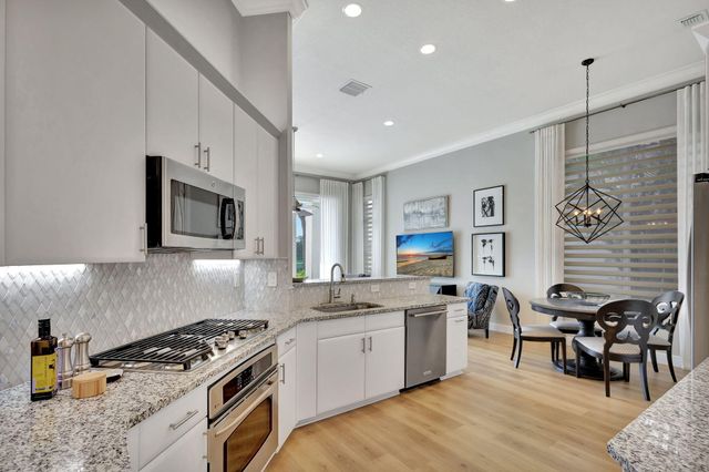 122 Andalusia Way, Palm Beach Gardens, FL 33418