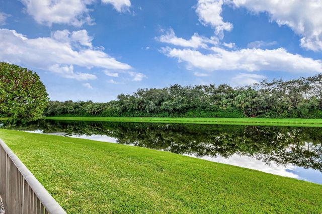 122 Andalusia Way, Palm Beach Gardens, FL 33418