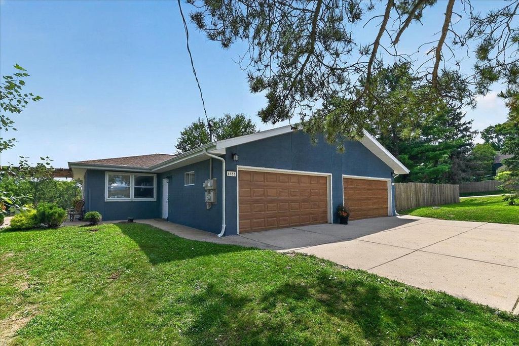 4686-4688 Capitol View Road, Middleton, WI 53562