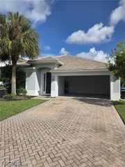 2461 Sutherland CT, Cape Coral, FL 33991