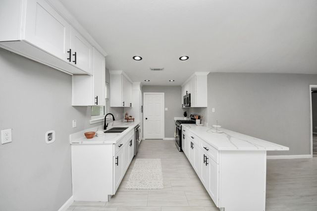 3923 Darlinghurst Drive, Houston, TX 77045