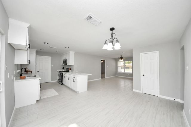3923 Darlinghurst Drive, Houston, TX 77045
