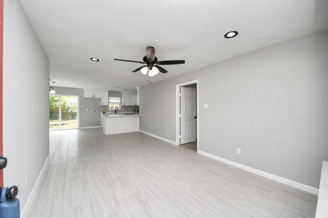3923 Darlinghurst Drive, Houston, TX 77045
