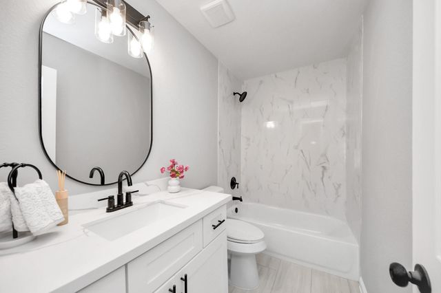 3923 Darlinghurst Drive, Houston, TX 77045