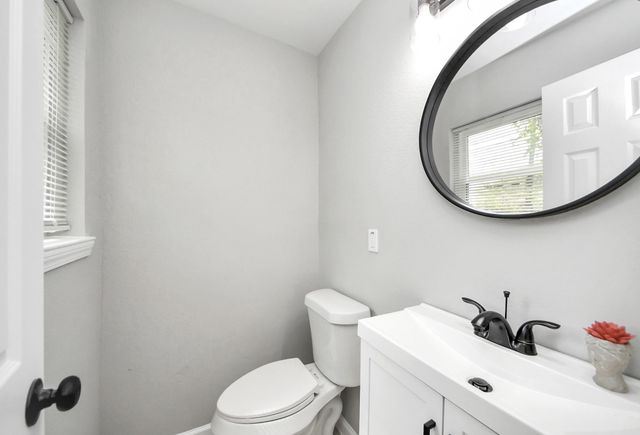 3923 Darlinghurst Drive, Houston, TX 77045