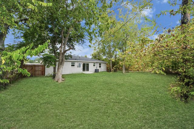 3923 Darlinghurst Drive, Houston, TX 77045