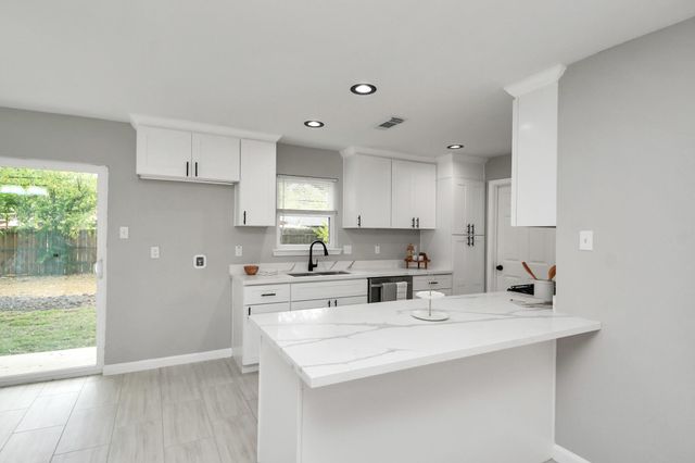 3923 Darlinghurst Drive, Houston, TX 77045