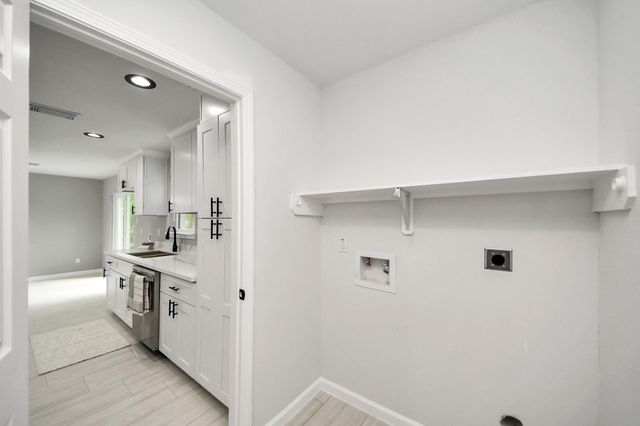3923 Darlinghurst Drive, Houston, TX 77045