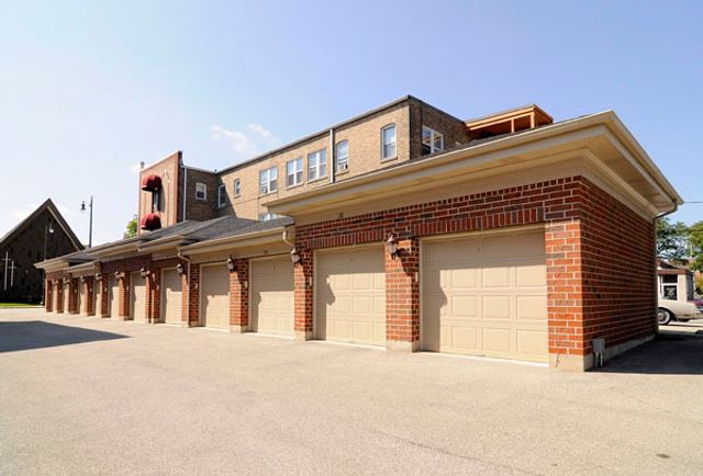 229 S Main Street 2E, Lombard, IL 60148