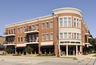 229 S Main Street 2E, Lombard, IL 60148
