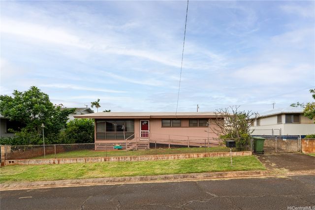 1310 Hoowali Street, Pearl City, HI 96782