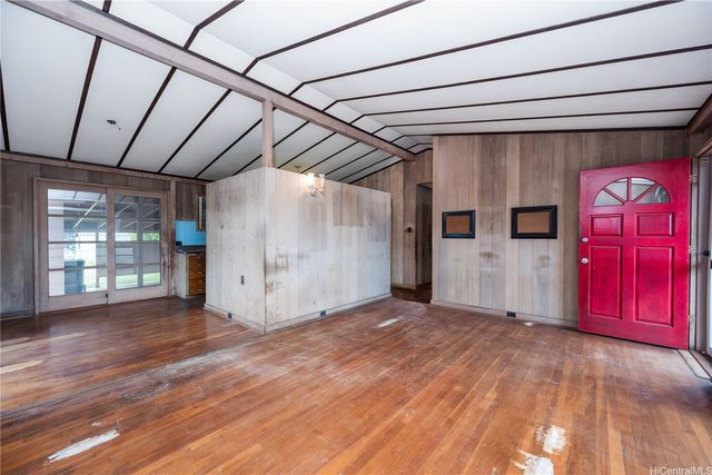 1310 Hoowali Street, Pearl City, HI 96782