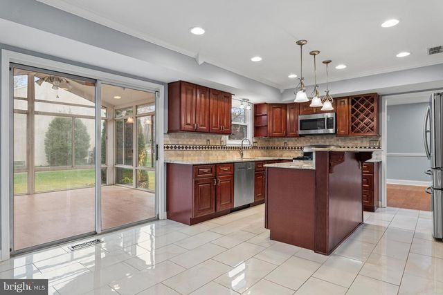 125 SCARLET DR, Conshohocken, PA 19428