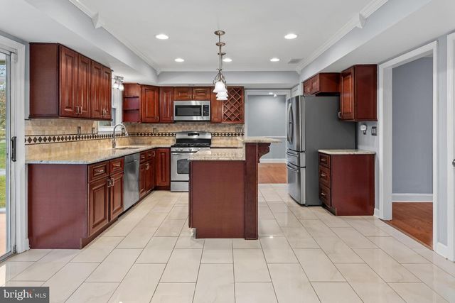 125 SCARLET DR, Conshohocken, PA 19428