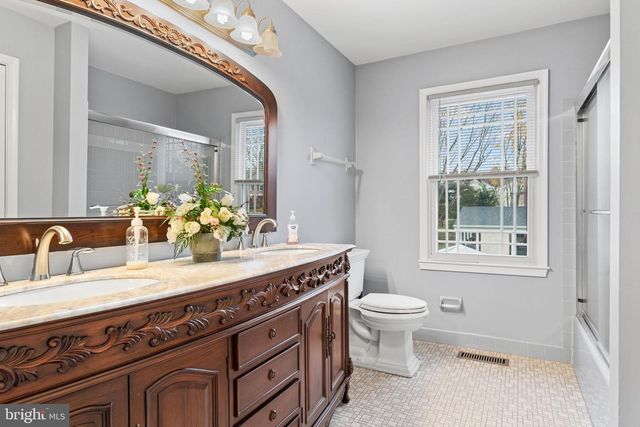 125 SCARLET DR, Conshohocken, PA 19428