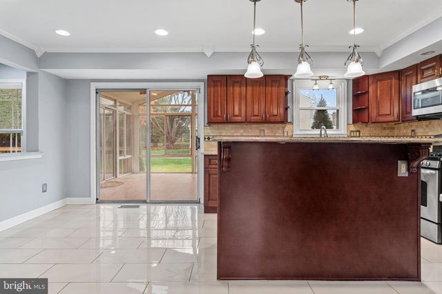 125 SCARLET DR, Conshohocken, PA 19428