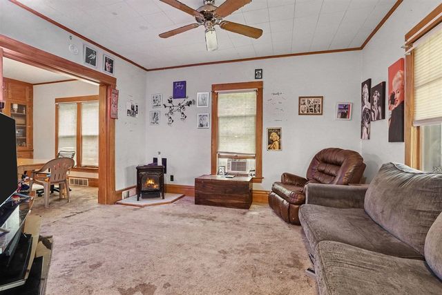 909 Clinton Avenue, Kalamazoo, MI 49001