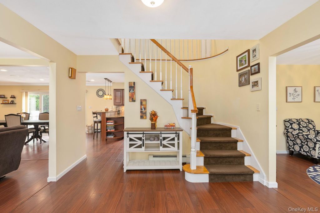24 Frank Street, Smithtown, NY 11787 — photo 5