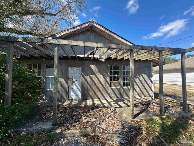 8516 Gulf Beach Hwy, Pensacola, FL 32507