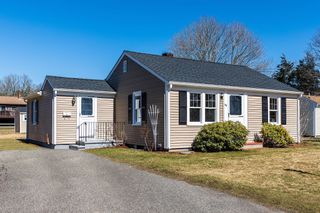 14 Sharon Drive, Teaticket, MA 02536