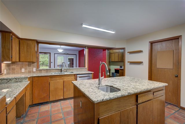 950 Gilmer Road, Winnsboro, TX 75494