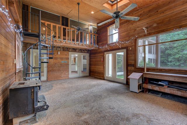 950 Gilmer Road, Winnsboro, TX 75494