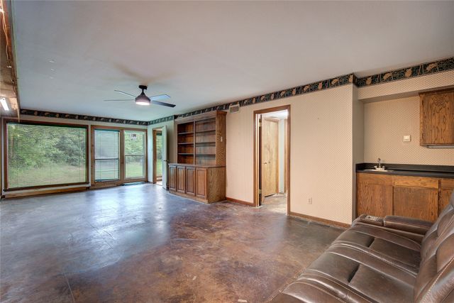 950 Gilmer Road, Winnsboro, TX 75494
