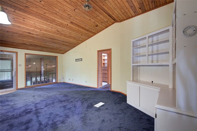 950 Gilmer Road, Winnsboro, TX 75494
