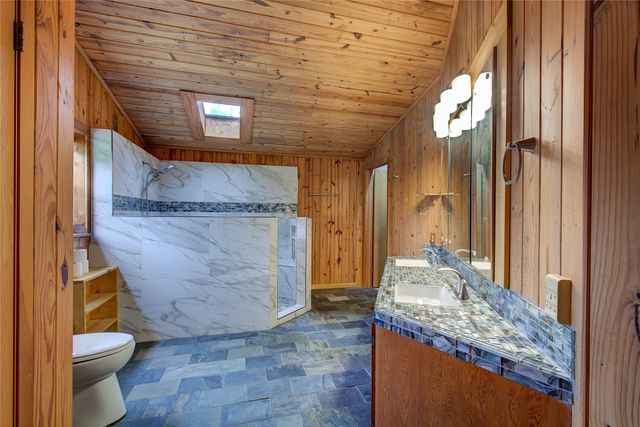 950 Gilmer Road, Winnsboro, TX 75494