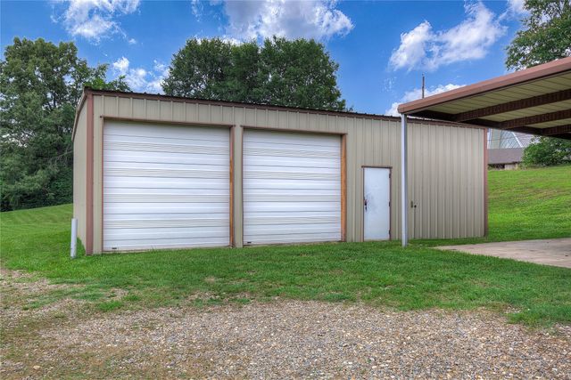 950 Gilmer Road, Winnsboro, TX 75494