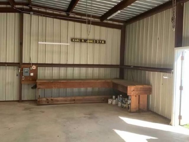 950 Gilmer Road, Winnsboro, TX 75494