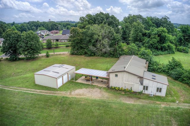 950 Gilmer Road, Winnsboro, TX 75494
