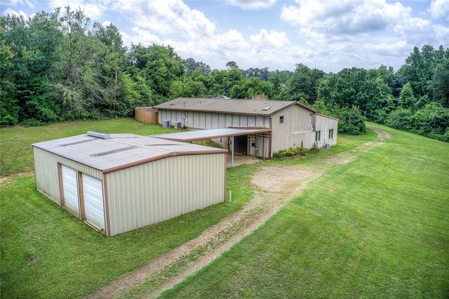 950 Gilmer Road, Winnsboro, TX 75494