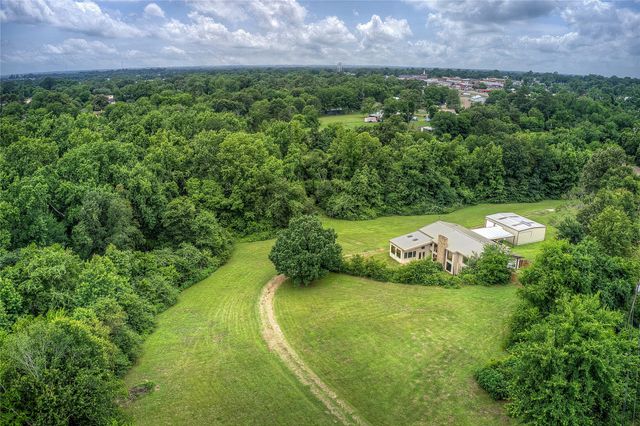 950 Gilmer Road, Winnsboro, TX 75494