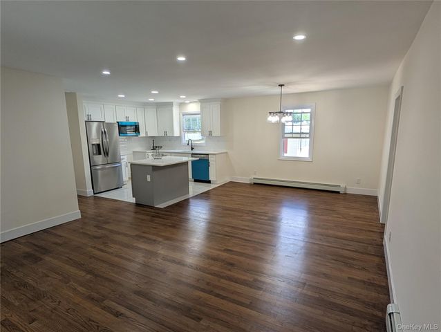 669 Vassar Road, Poughkeepsie, NY 12603
