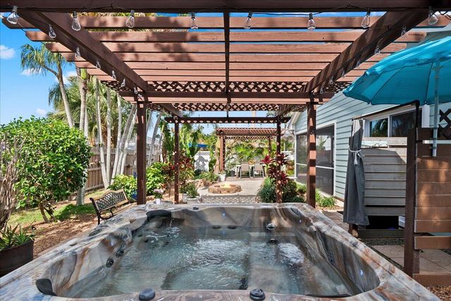 8093 SE Carlton Street, Hobe Sound, FL 33455
