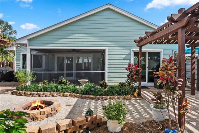 8093 SE Carlton Street, Hobe Sound, FL 33455