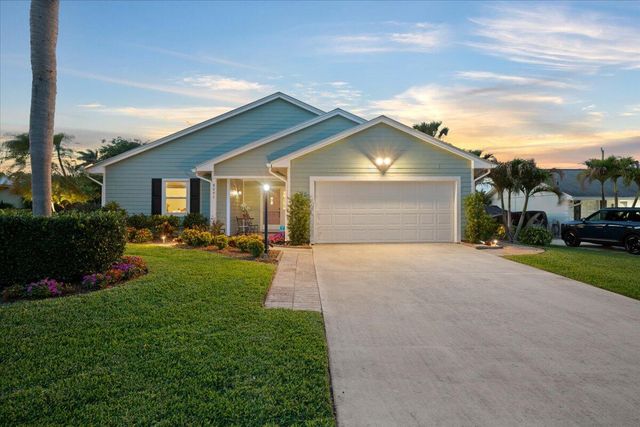8093 SE Carlton Street, Hobe Sound, FL 33455