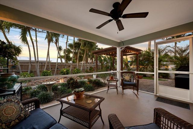 8093 SE Carlton Street, Hobe Sound, FL 33455