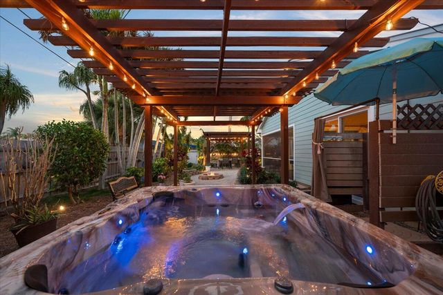 8093 SE Carlton Street, Hobe Sound, FL 33455