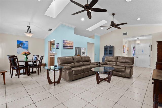 8093 SE Carlton Street, Hobe Sound, FL 33455