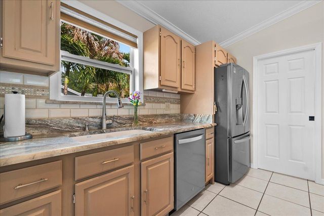 8093 SE Carlton Street, Hobe Sound, FL 33455