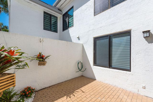 15351 Strathearn Drive 10302, Delray Beach, FL 33446