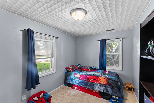 2714 W 70th Street, Davenport, IA 52806