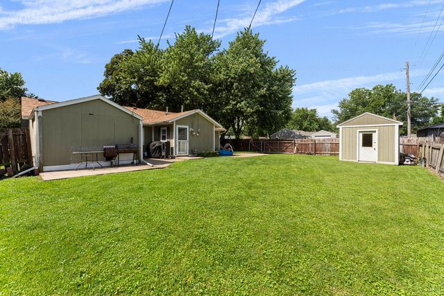2714 W 70th Street, Davenport, IA 52806